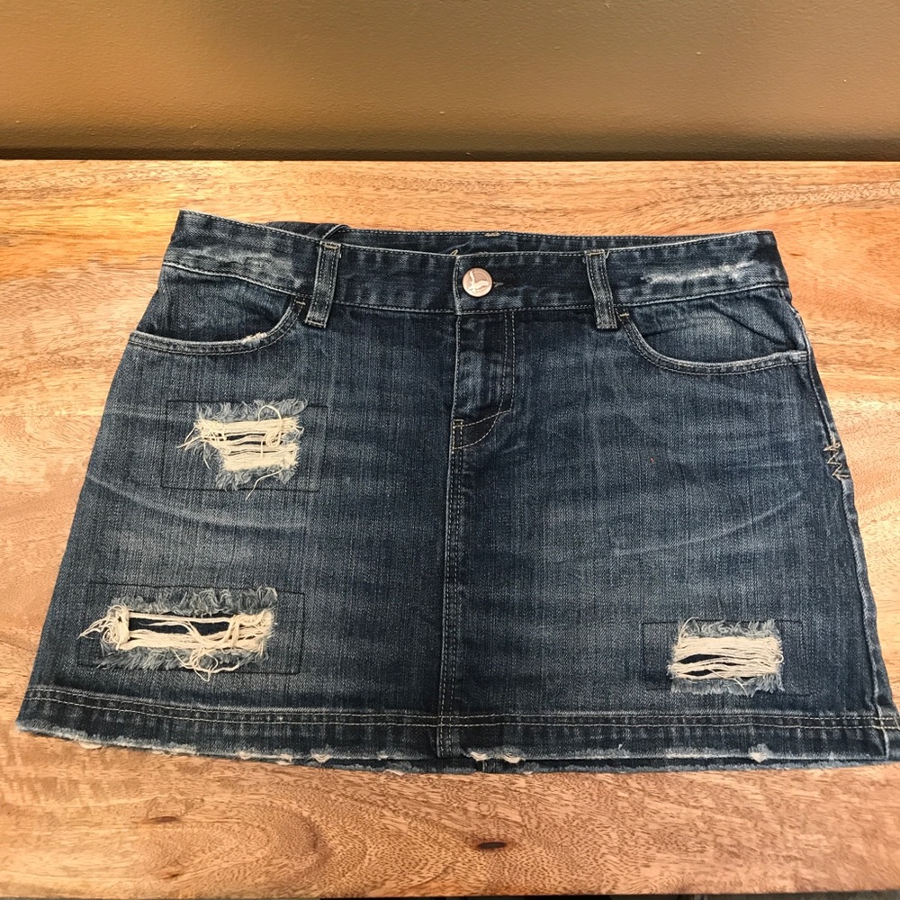 American Eagle size 4 distressed jean skirt